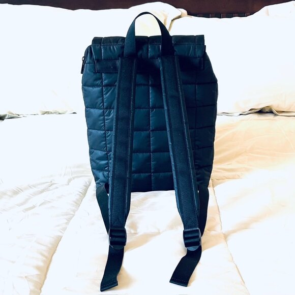 UGG Adaya Quilted Puff Backpack in Black. L=15, W=12, D=2.5" NEW WITH TAG - Picture 6 of 7